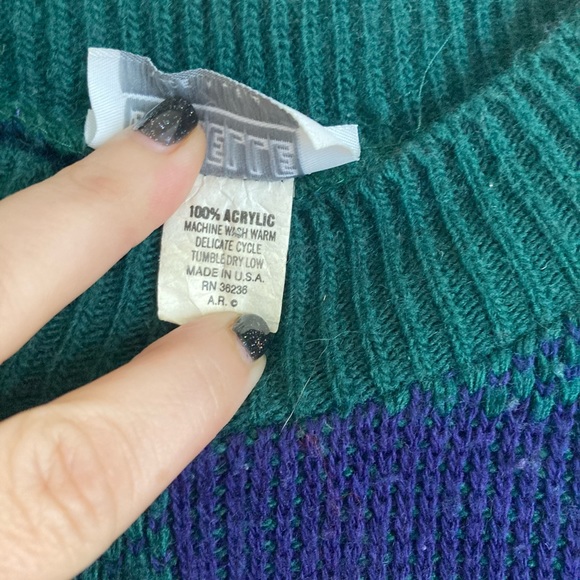 Vintage Plaid Sweater - Picture 4 of 8